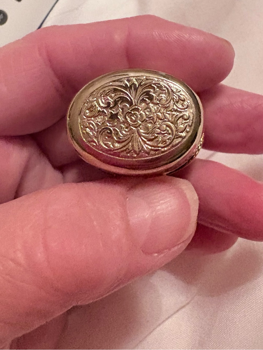 Vintage Blue, White, and Golden  Cameo Pill Box - Picture 5 of 8